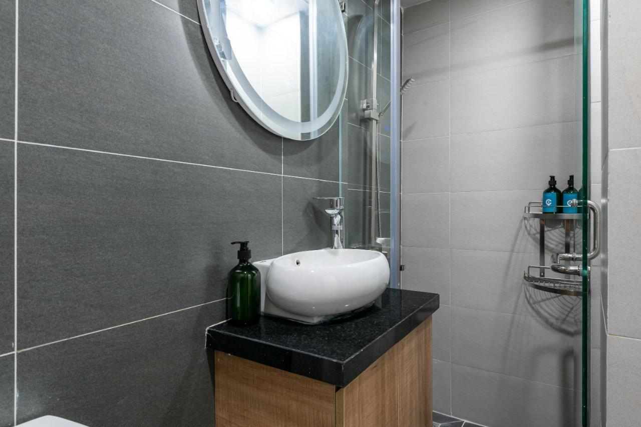 Cozrum Homes - Oriental House Хошимин Экстерьер фото